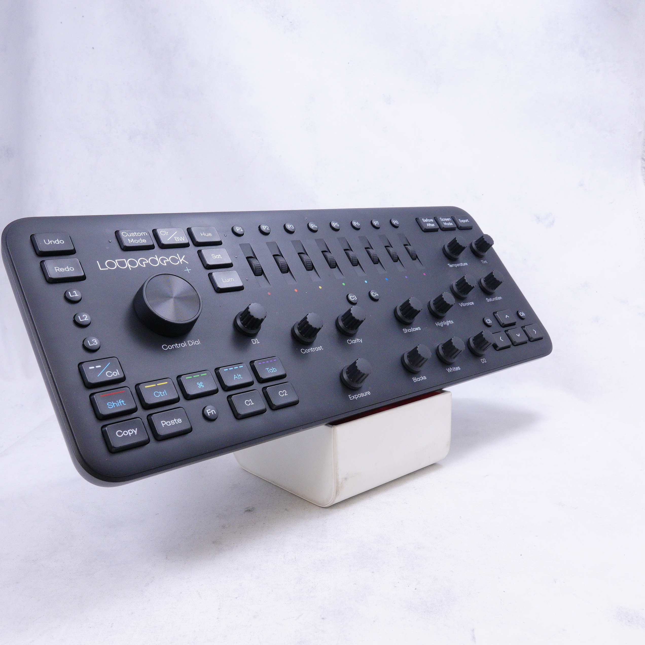 Loupedeck + Photo & Video Editing Console - Usado