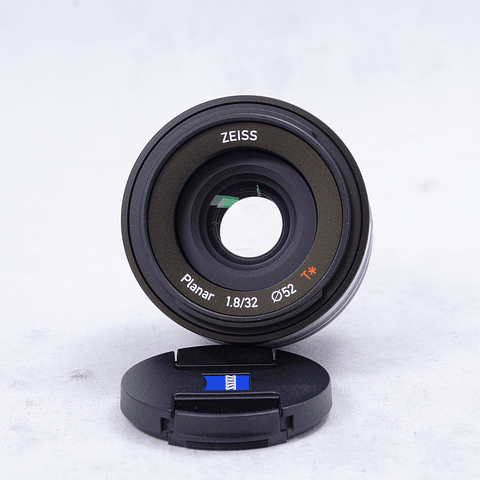 ZEISS Touit 32 mm f/1.8 para FUJIFILM X - Usado