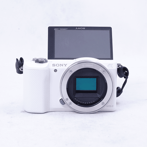 Sony A5000 (Blanca) - Usado