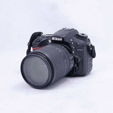 Nikon D7200 mas Nikkor 18-140mm f3.5-5.6 G ED VR - Usado