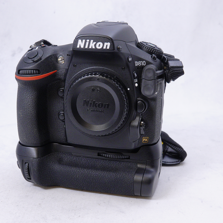 Nikon D810 DSLR con Battery Grip mas L Bracket y accesorios - Usado 2