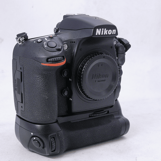 Nikon D810 DSLR con Battery Grip mas L Bracket y accesorios - Usado 3