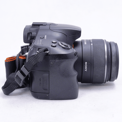 Sony A65 DSLR con lente 18-55mm - Usado