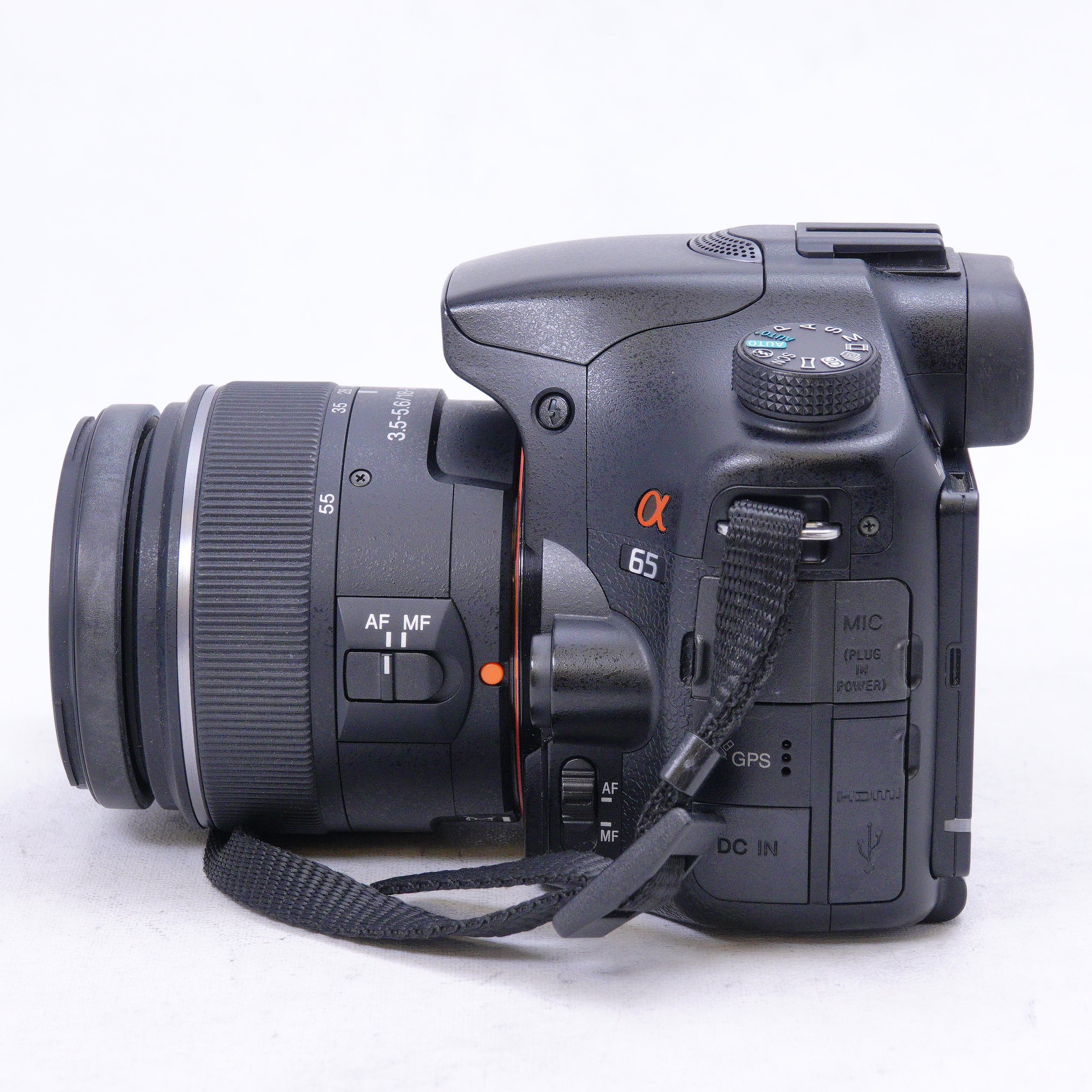 Sony A65 DSLR con lente 18-55mm - Usado