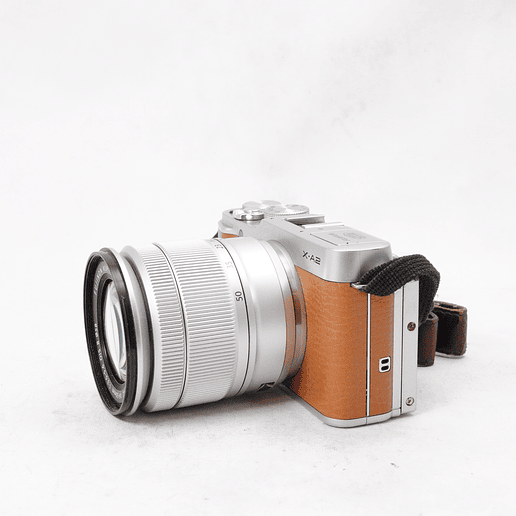 FUJIFILM X-A2 con lente 16-50mm y estuche de transporte - Usado 3