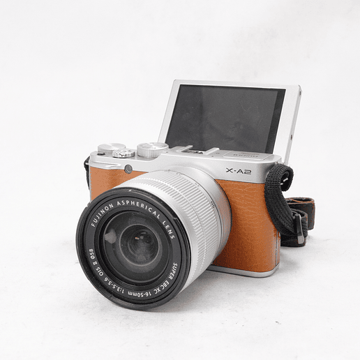 FUJIFILM X-A2 con lente 16-50mm y estuche de transporte - Usado 7