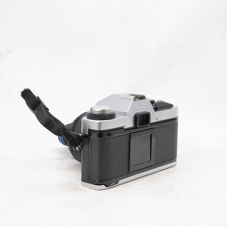 Olympus OM20 con lente Zuiko 50mm f1.8 más flash, bolso y accesorios - Usado 3