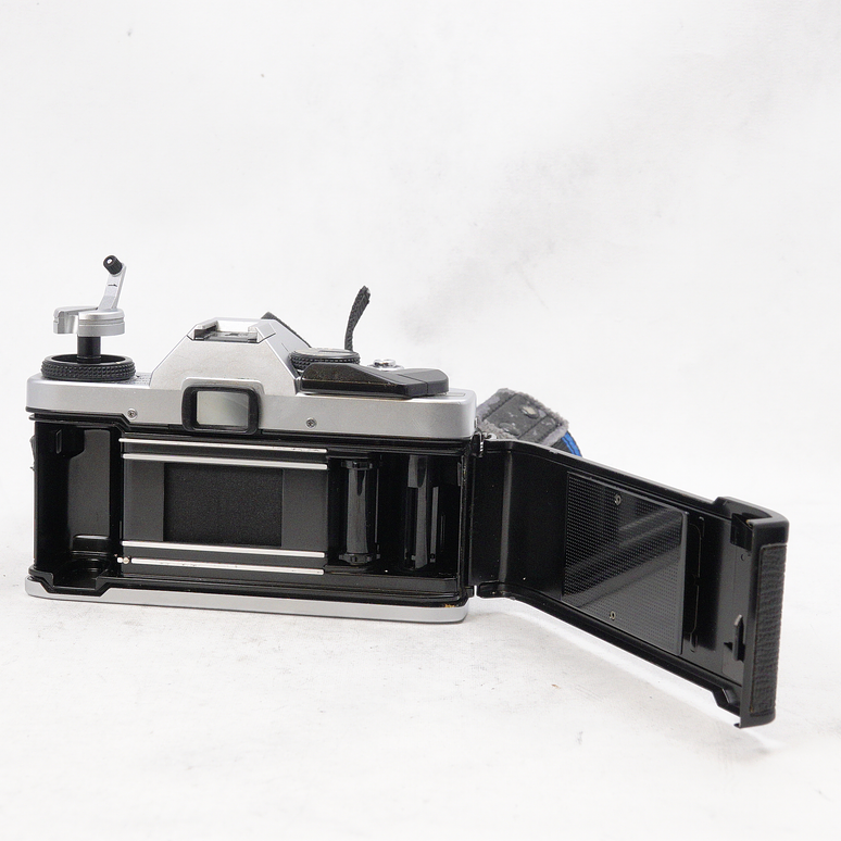 Olympus OM20 con lente Zuiko 50mm f1.8 más flash, bolso y accesorios - Usado 5