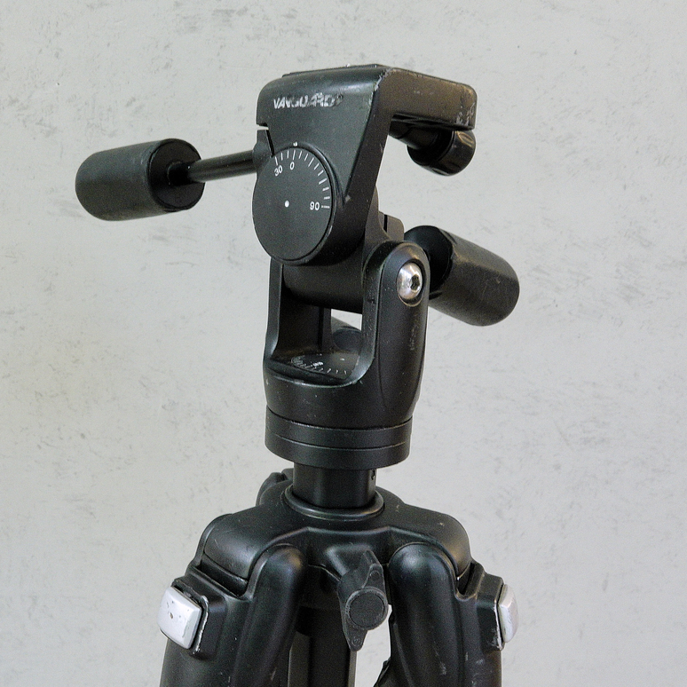 Trípode de aluminio Vanguard Tracker 4 con cabezal PH-55 - Usado 3