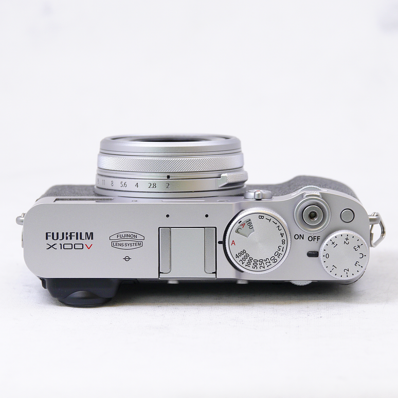 FUJIFILM X100V (Silver) - Usado- COPIAR 10