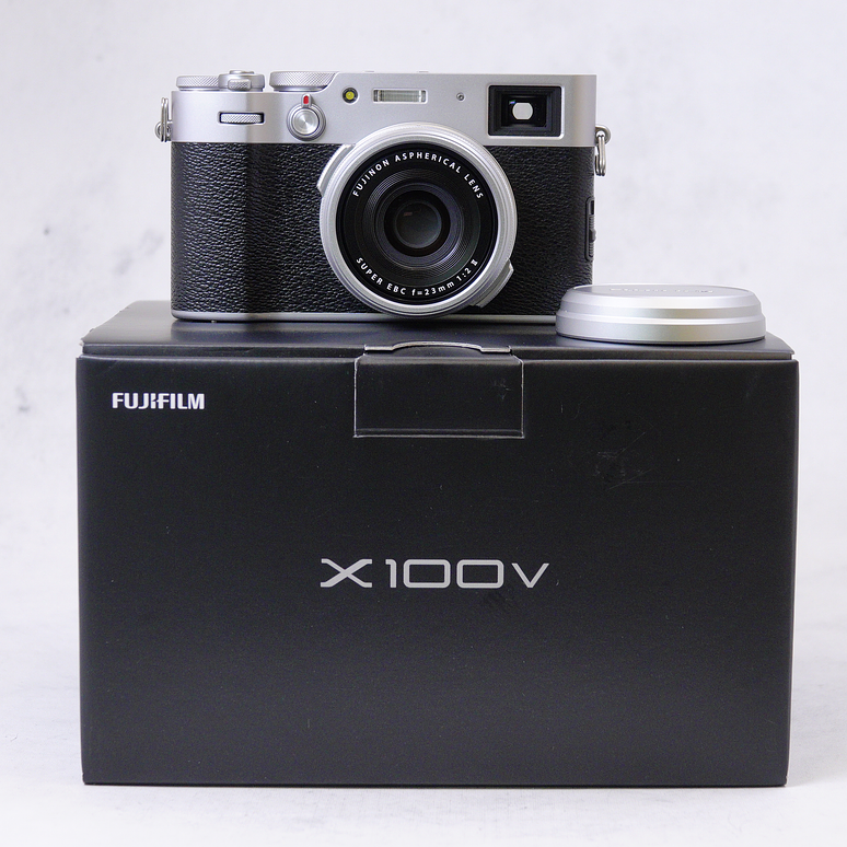 FUJIFILM X100V (Silver) - Usado- COPIAR 12