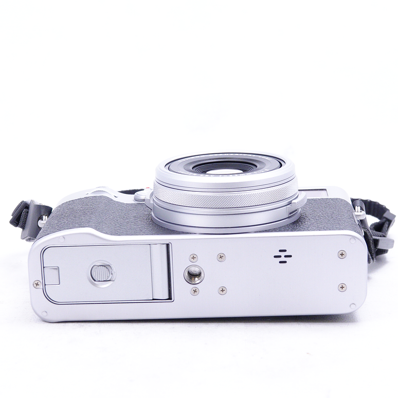 FUJIFILM X100V (Silver) con filtro NiSi más accesorios - Usado 11
