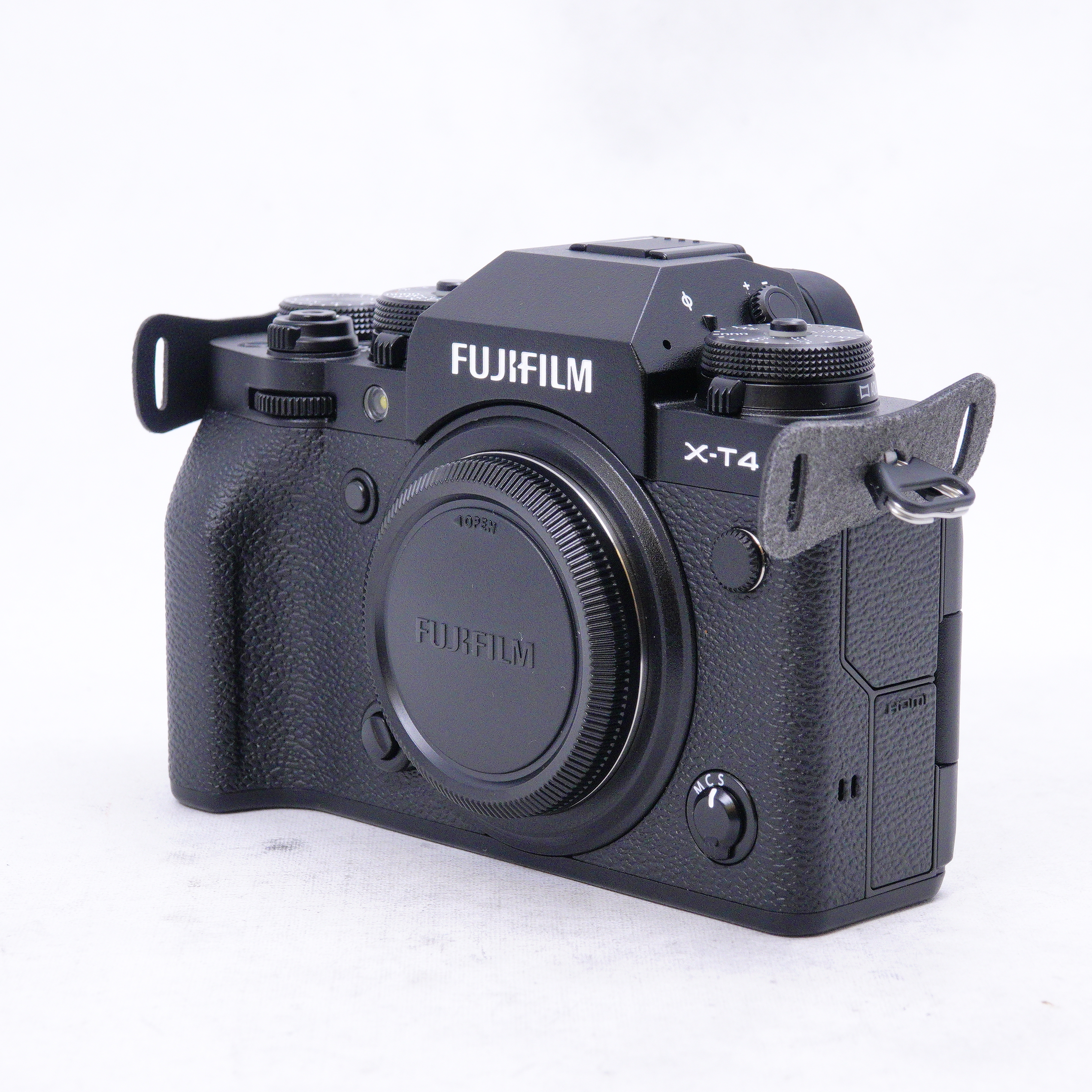 FUJIFILM X-T4 con caja original y accesorios - Usado