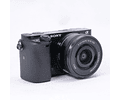 Sony a6000 con lente 16-50mm kit - Usado