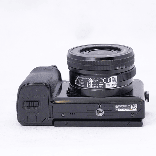 Sony a6000 con lente 16-50mm kit - Usado 11