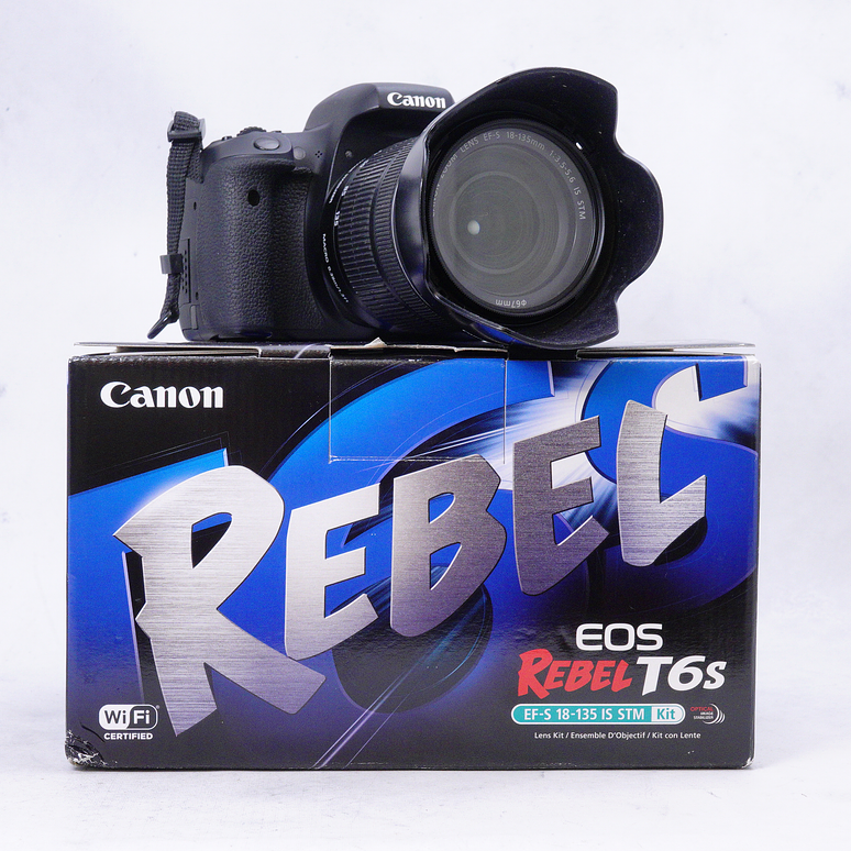 Canon EOS Rebel T6s DSLR con lente 18-135mm y accesorios - Usado 12