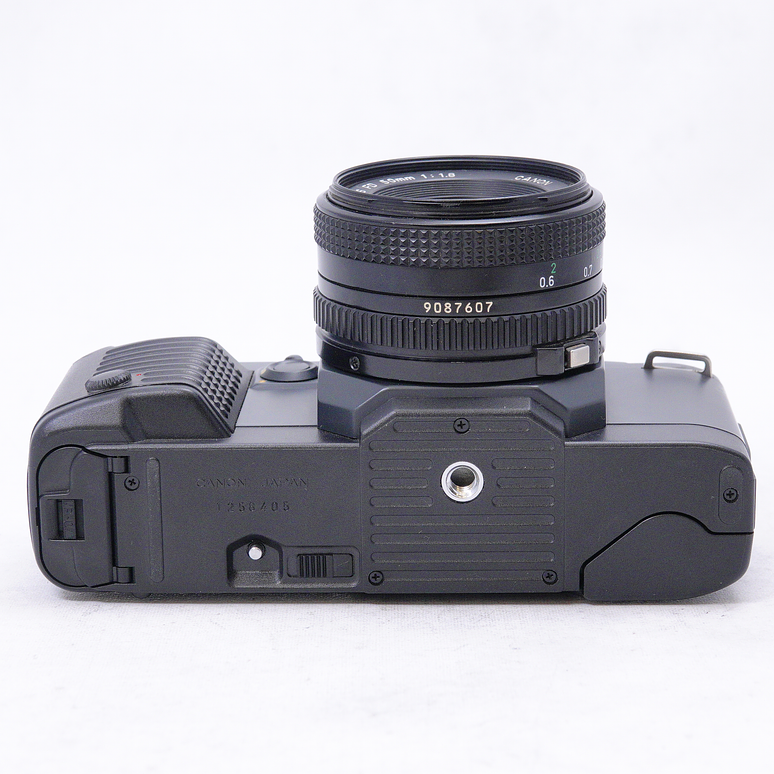 Canon T70 más lente 50mm F1.8 FD - Usado 9