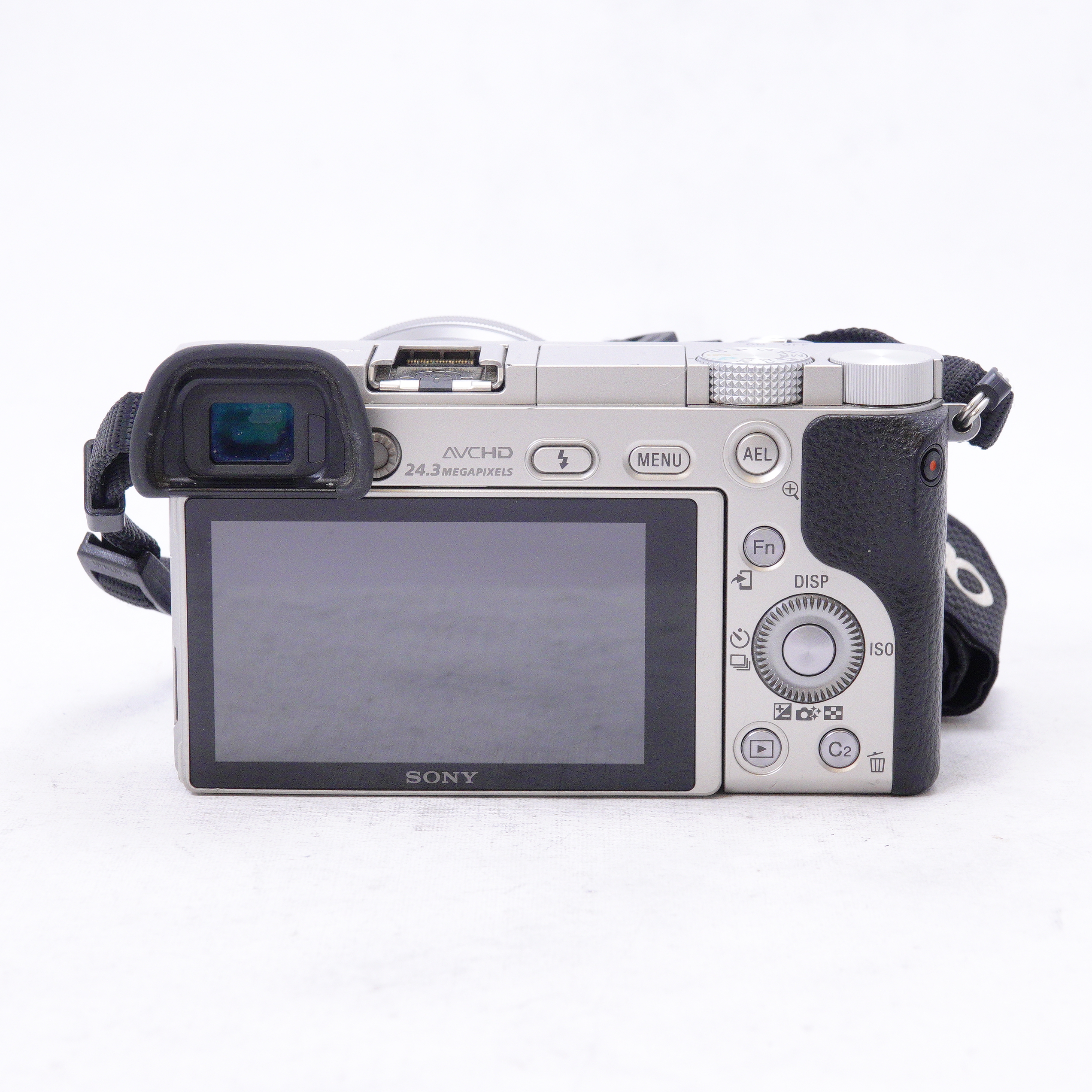 Sony Alpha a6000 con lente kit 16-50mm f3.5-5.6 PZ OSS - Usado