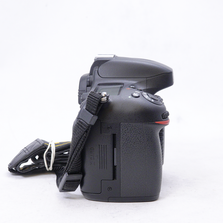 Nikon D610 DSLR con accesorios - Usados 4