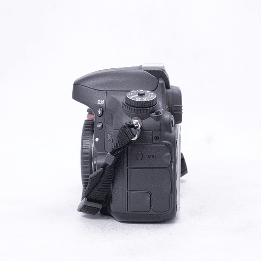 Nikon D610 DSLR con accesorios - Usados 8