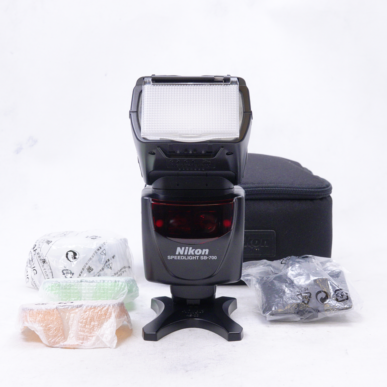 Flash Nikon SB-700 AF Speedlight con bolso - Usado 7