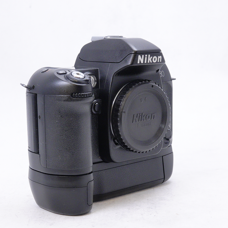 Nikon N80 con Grip MB16  - Usado 2