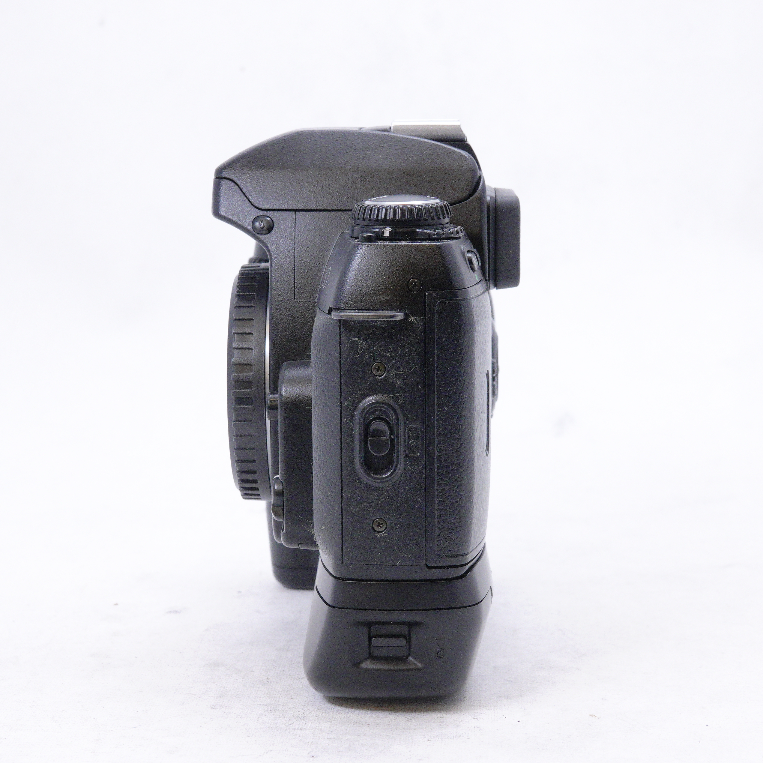 Nikon N80 con Grip MB16  - Usado