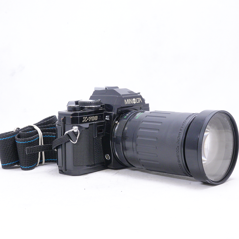 Minolta X700 con lente Zoom Vivitar 28-210mm - Usado 2