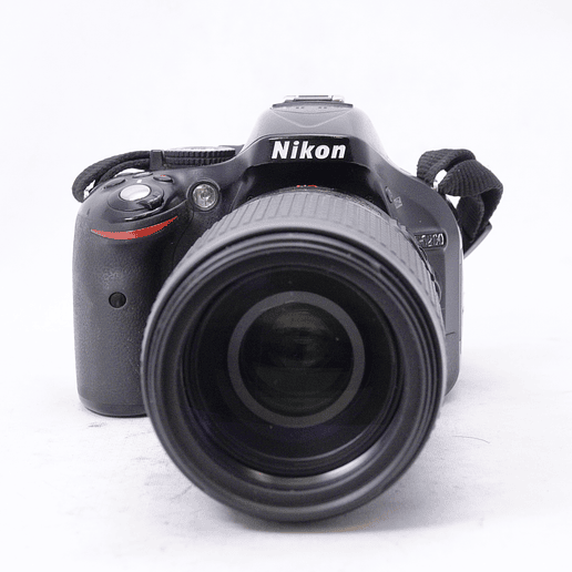 Nikon D5200 con lente 70-300mm f4.5-5.6 G VR - Usado 1