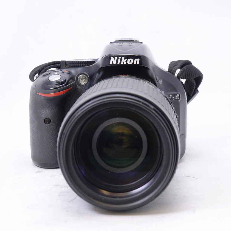 Nikon D5200 con lente 70-300mm f4.5-5.6 G VR - Usado 1