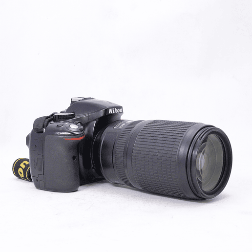 Nikon D5200 con lente 70-300mm f4.5-5.6 G VR - Usado 2