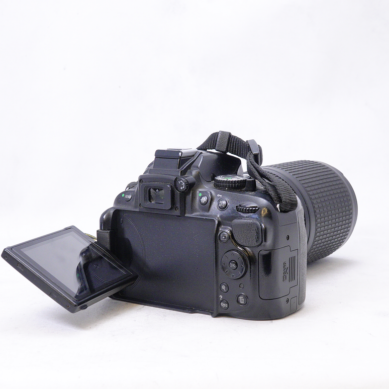 Nikon D5200 con lente 70-300mm f4.5-5.6 G VR - Usado 4