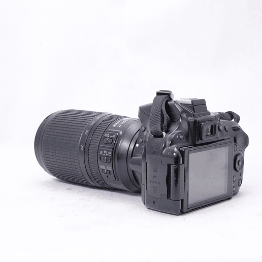 Nikon D5200 con lente 70-300mm f4.5-5.6 G VR - Usado 6