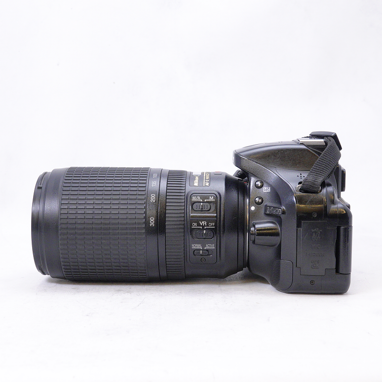 Nikon D5200 con lente 70-300mm f4.5-5.6 G VR - Usado 7