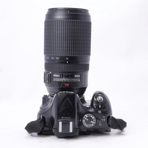 Nikon D5200 con lente 70-300mm f4.5-5.6 G VR - Usado 9