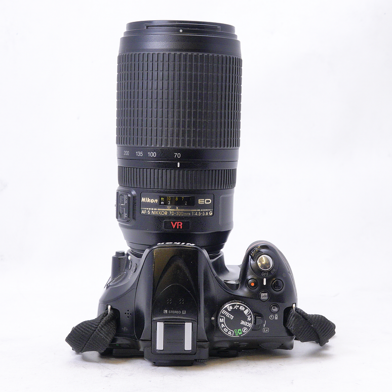 Nikon D5200 con lente 70-300mm f4.5-5.6 G VR - Usado 9
