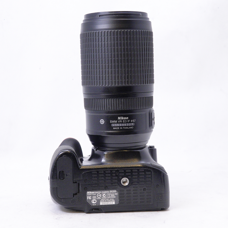 Nikon D5200 con lente 70-300mm f4.5-5.6 G VR - Usado 10