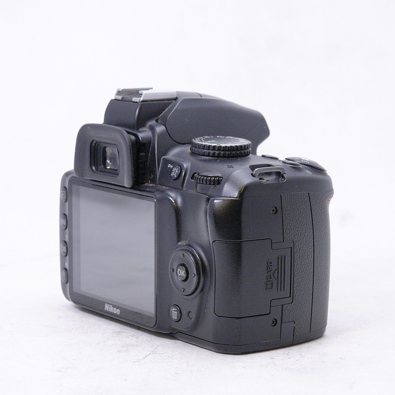 Nikon D3000 SLR (Para repuestos) - Usado 5