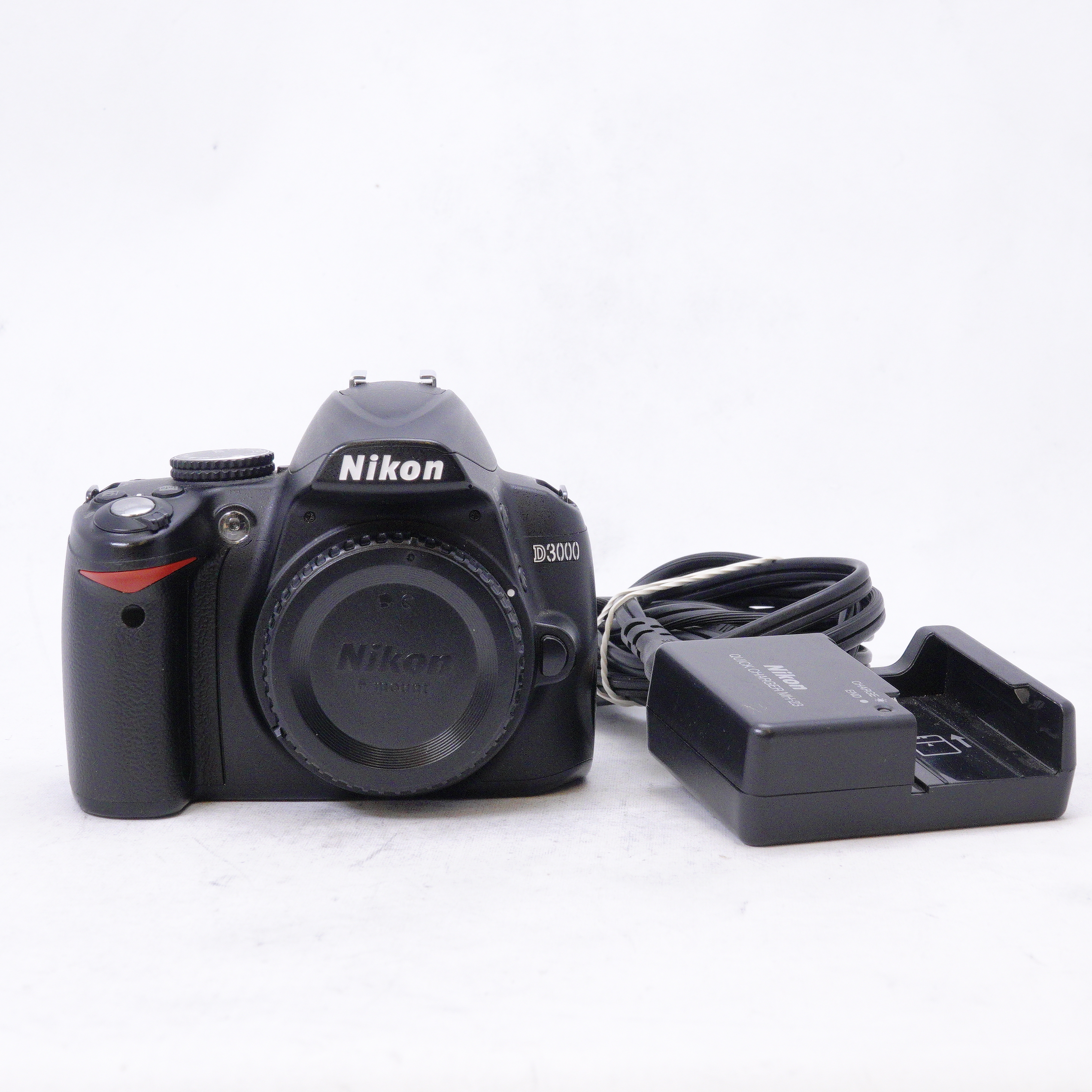 Nikon D3000 SLR (Para repuestos) - Usado