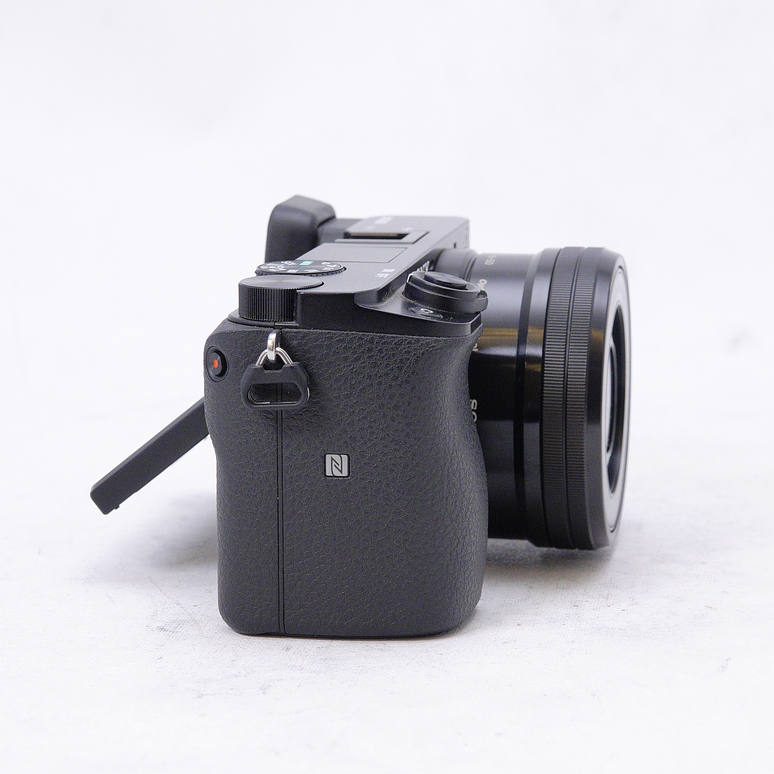 Sony a6100 Mirrorless con lente 16-50mm - Usado 3
