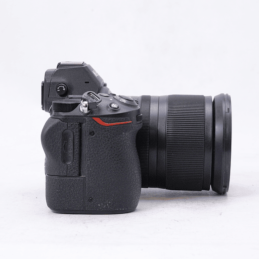 Nikon Z6 con lente Nikkor S 24-70mm f4 y accesorios - Usado 4