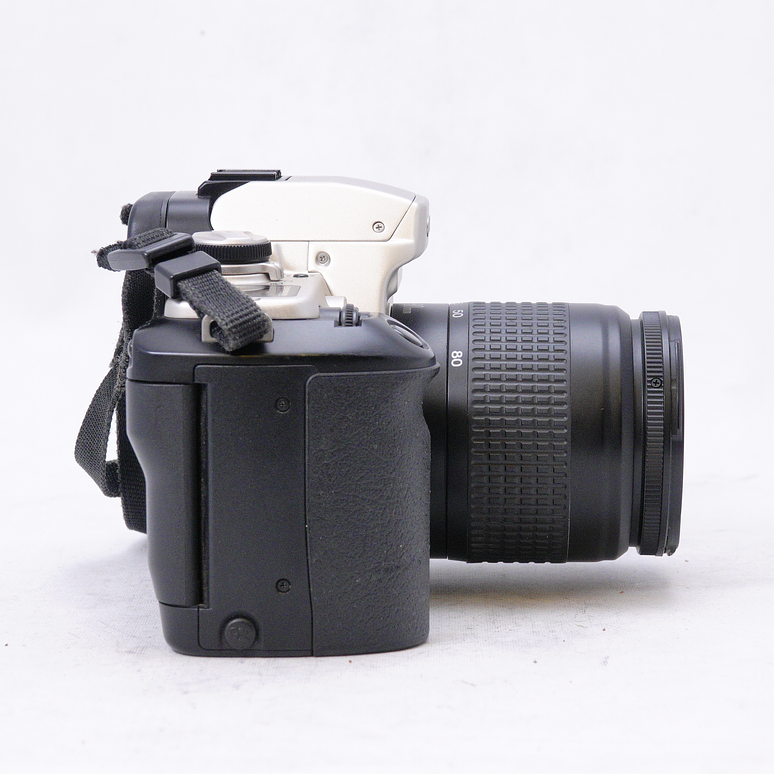 Canon EOS 50E con lente Canon 28-80mm f3.5-5.6 - Usado 3