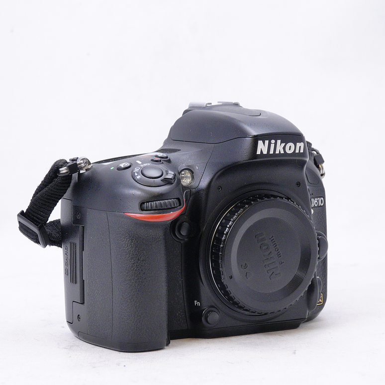 Nikon D610 DSLR con Bolso Nikon y extras - Usados 4