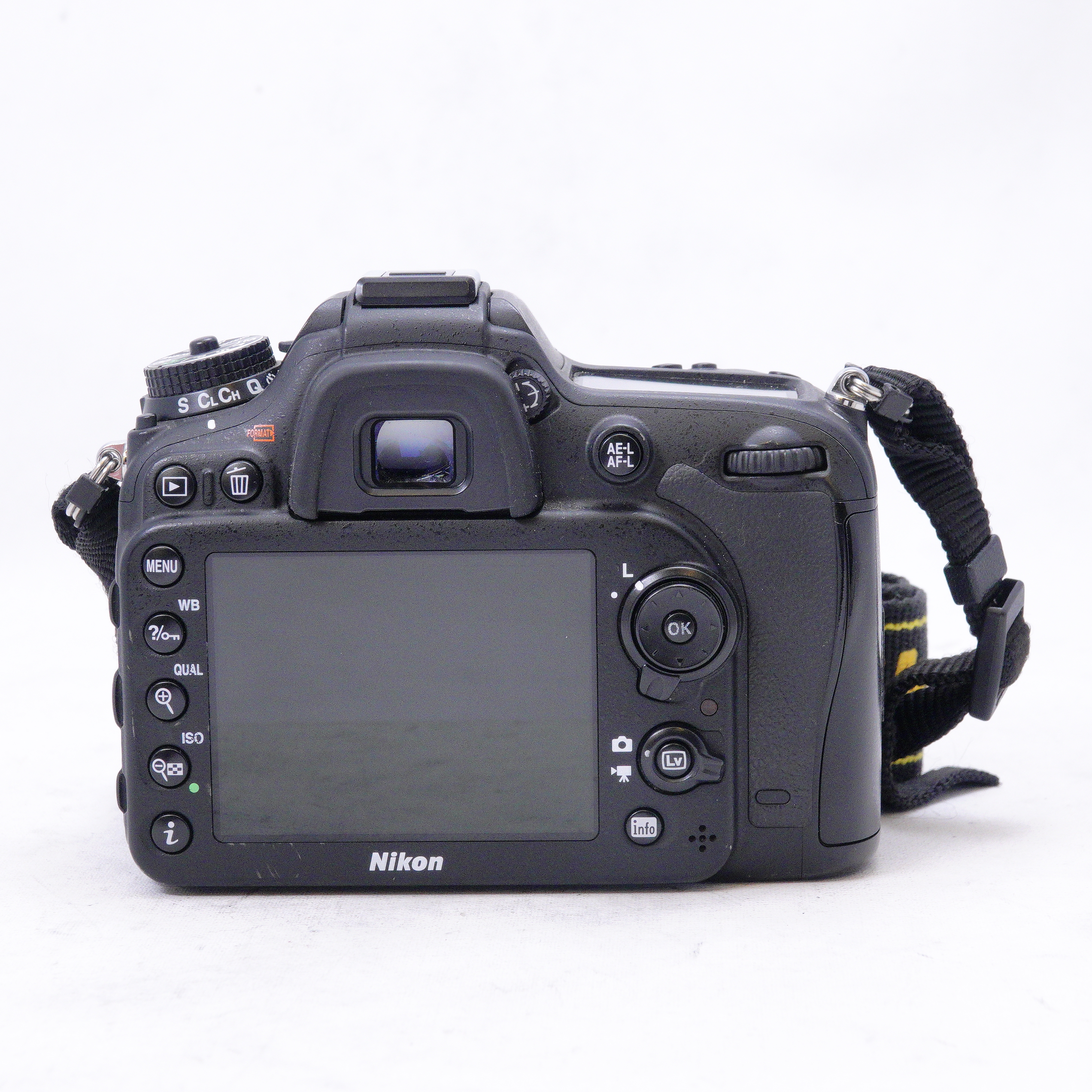 NIkon D7100 con lente Yongnuo 35mm f2 - Usado