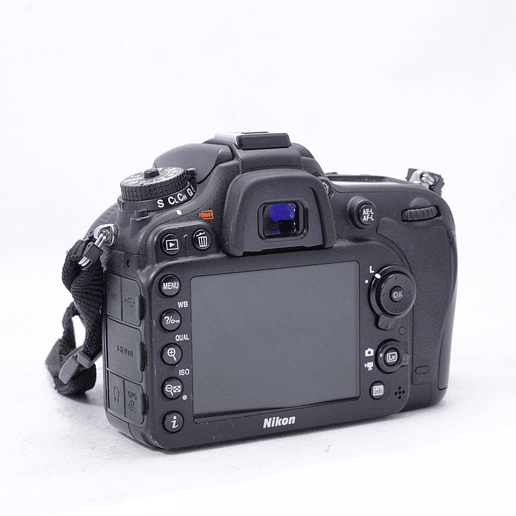 NIkon D7100 con lente Yongnuo 35mm f2 - Usado 6