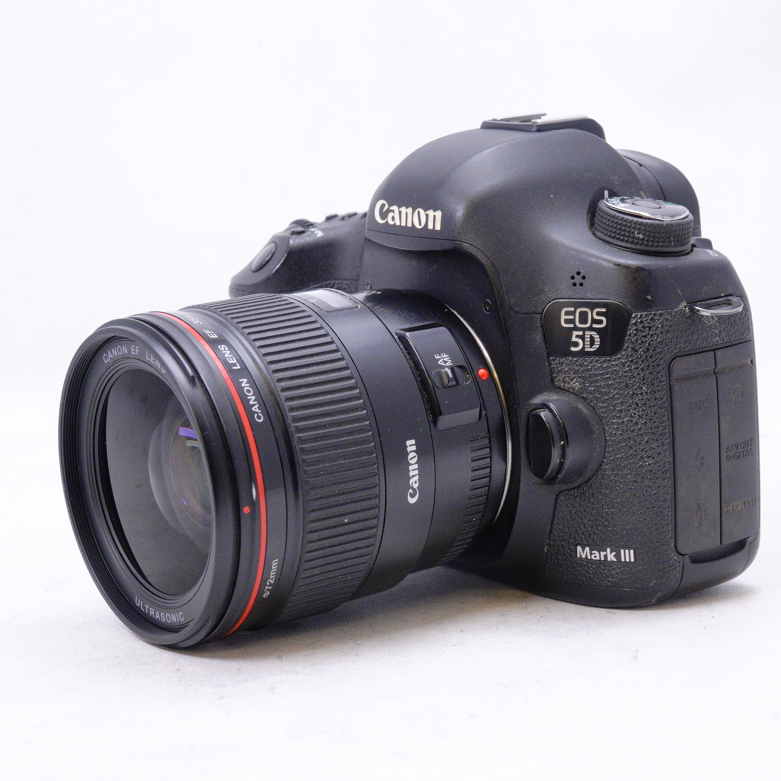 Kit Canon 5D MKIII con 35mm f1.4 mas 24-105 stm y Zhongy 20mm Super Macro con extras - Usado