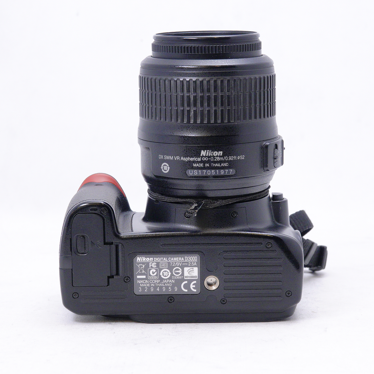 Nikon D3000 con lente kit 18-55 - Usado