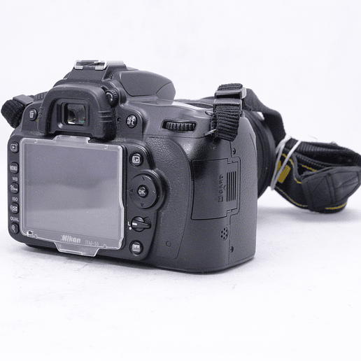 Nikon D90 con lente sigma 18-200mm f3.5-6.3 y extras - Usado 4