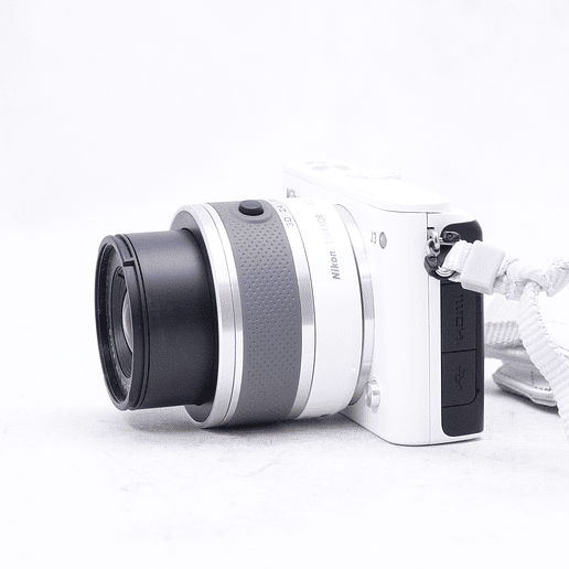 Nikon 1 J3 con lente kit 10-30 F3.5-5.6 - Usado 3