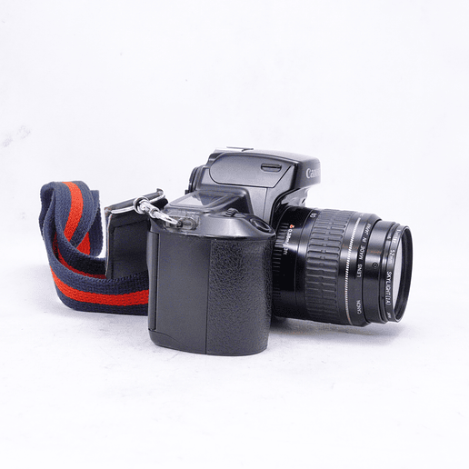 Canon EOS 1000F con lente 35-80MM F/4-5.6 y sigma 28-200 - Usado 2